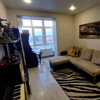 Продается 1-комнатная квартира, 37 м²