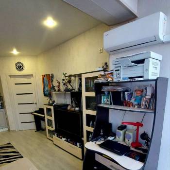 Продается 1-комнатная квартира, 37 м²