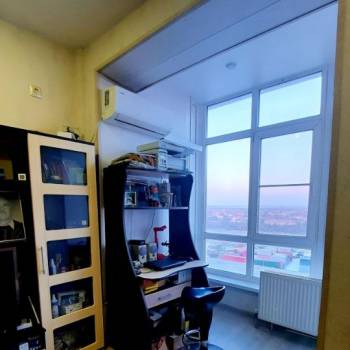 Продается 1-комнатная квартира, 37 м²