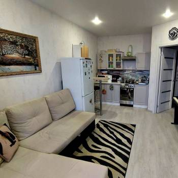 Продается 1-комнатная квартира, 37 м²