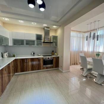 Продается 3-х комнатная квартира, 105,4 м²