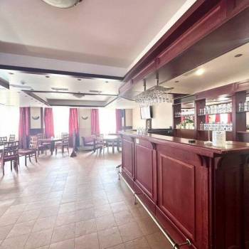 Сдается Нежилое помещение, 300 м²