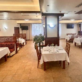 Сдается Нежилое помещение, 300 м²