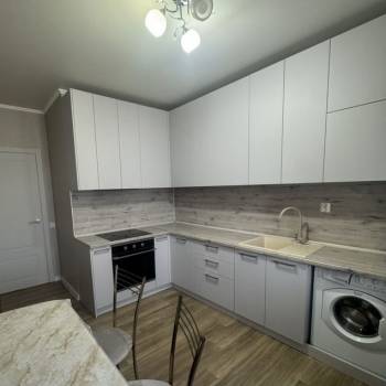 Сдается 1-комнатная квартира, 43 м²