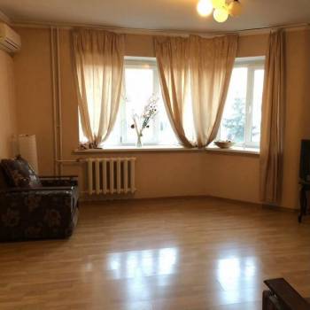 Сдается 1-комнатная квартира, 49 м²
