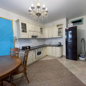 Продается 1-комнатная квартира, 50 м²