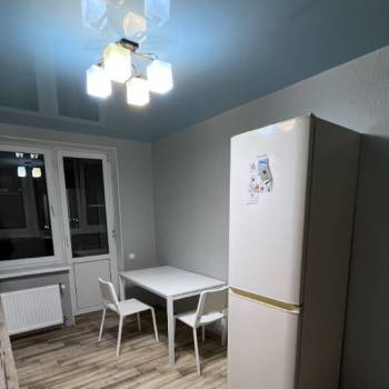 Сдается 1-комнатная квартира, 42 м²
