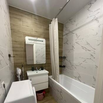 Сдается 2-х комнатная квартира, 72 м²