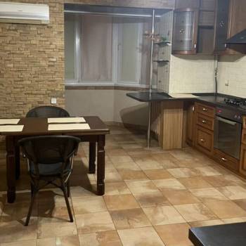 Сдается Многокомнатная квартира, 100 м²