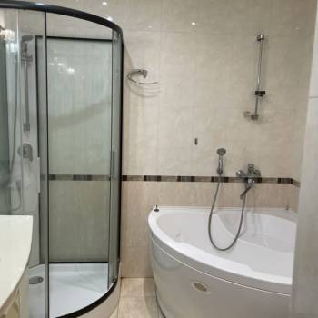 Сдается Многокомнатная квартира, 100 м²
