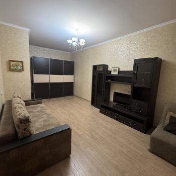 Сдается 1-комнатная квартира, 42 м²