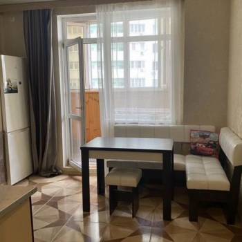 Продается 1-комнатная квартира, 43 м²