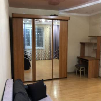 Сдается 1-комнатная квартира, 42 м²