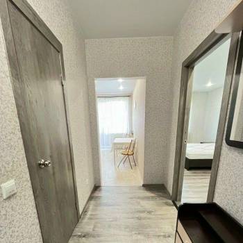Сдается 1-комнатная квартира, 42 м²