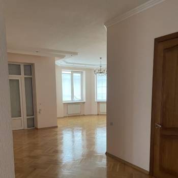 Продается Дом, 290 м²