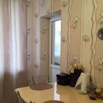 Продается 1-комнатная квартира, 37 м²