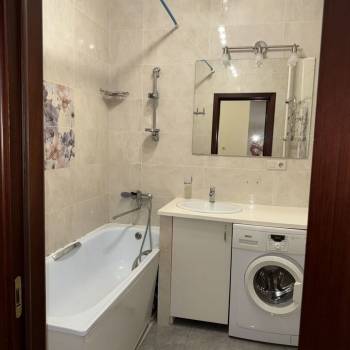 Сдается 2-х комнатная квартира, 78 м²