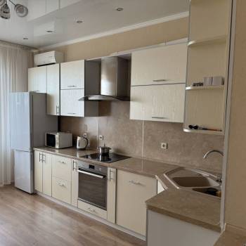 Сдается 2-х комнатная квартира, 78 м²