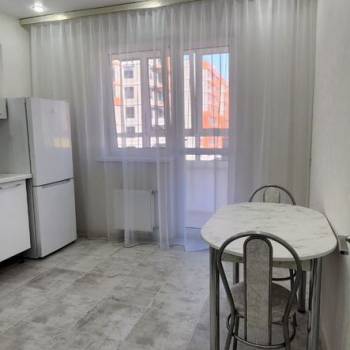 Сдается 1-комнатная квартира, 42 м²