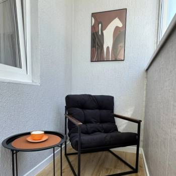 Продается 1-комнатная квартира, 42 м²