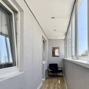 Продается 1-комнатная квартира, 42 м²