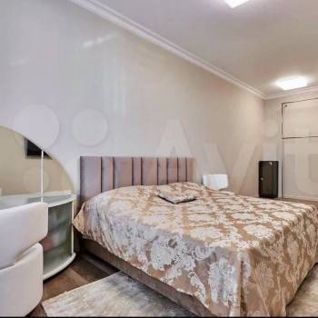 Продается Многокомнатная квартира, 180 м²