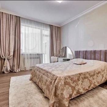 Продается Многокомнатная квартира, 180 м²