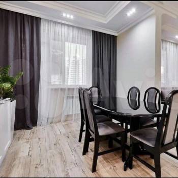 Продается Многокомнатная квартира, 180 м²