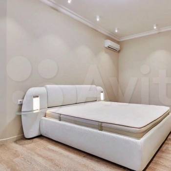 Продается Многокомнатная квартира, 180 м²
