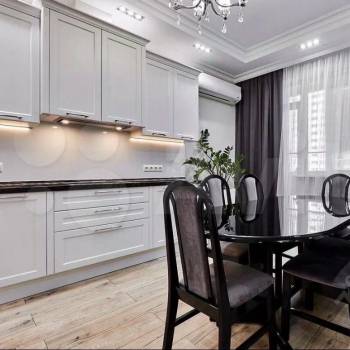 Продается Многокомнатная квартира, 180 м²