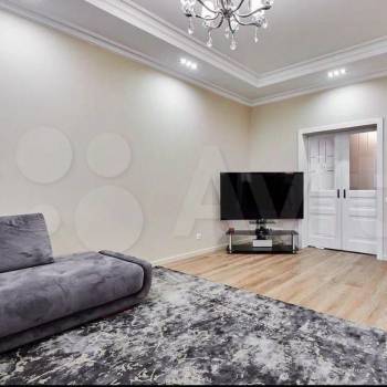 Продается Многокомнатная квартира, 180 м²
