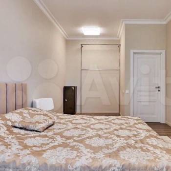 Продается Многокомнатная квартира, 180 м²