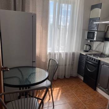 Продается 1-комнатная квартира, 35 м²