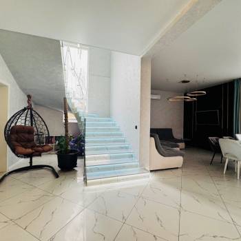 Сдается Дом, 240 м²