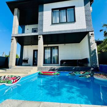 Сдается Дом, 240 м²