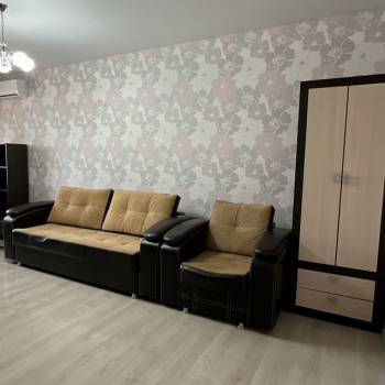 Сдается 1-комнатная квартира, 58 м²