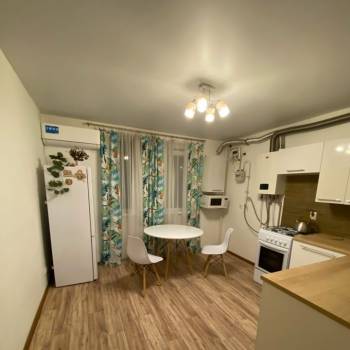 Сдается 1-комнатная квартира, 37 м²