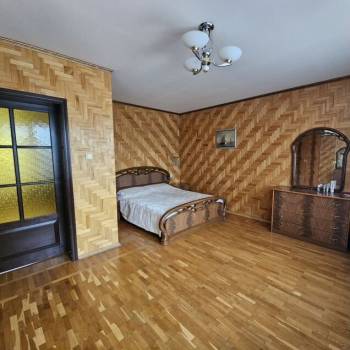 Продается Дом, 180 м²