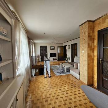 Продается Дом, 180 м²