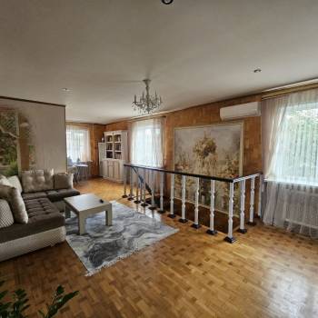 Продается Дом, 180 м²