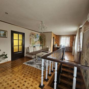 Продается Дом, 180 м²