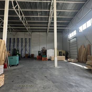 Сдается Нежилое помещение, 1324 м²