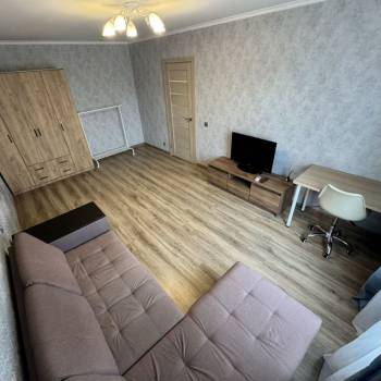 Сдается 1-комнатная квартира, 38 м²