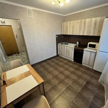 Сдается 1-комнатная квартира, 38 м²