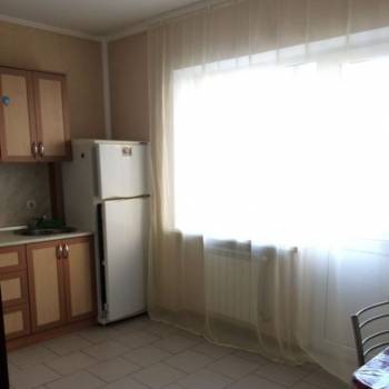 Сдается 1-комнатная квартира, 42 м²