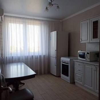 Сдается 1-комнатная квартира, 43 м²
