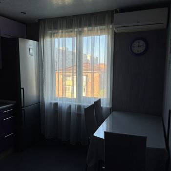 Сдается Многокомнатная квартира, 60 м²
