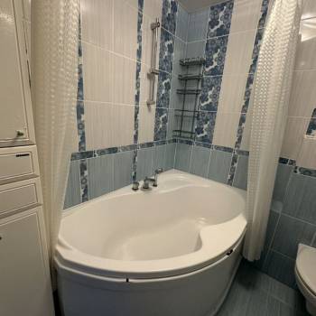 Сдается Многокомнатная квартира, 60 м²