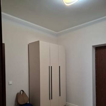 Продается 1-комнатная квартира, 55 м²