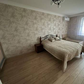 Сдается 1-комнатная квартира, 60 м²